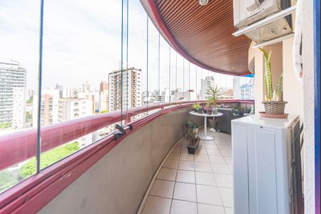 Apartamento à venda com 209m², 4 quartos e 4 vagas Apartamento à venda com 209m², 4 quartos e 4 vagasVaranda do Quarto 1