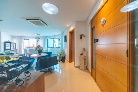 Apartamento à venda com 209m², 4 quartos e 4 vagas Apartamento à venda com 209m², 4 quartos e 4 vagasVista da Sala de Tv