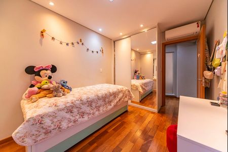 Apartamento à venda com 209m², 4 quartos e 4 vagas Apartamento à venda com 209m², 4 quartos e 4 vagasQuarto 2