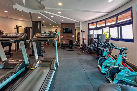 Apartamento à venda com 209m², 4 quartos e 4 vagas Apartamento à venda com 209m², 4 quartos e 4 vagasÁrea comum - Academia