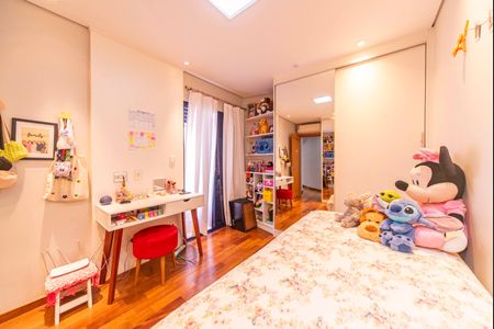 Apartamento à venda com 209m², 4 quartos e 4 vagas Apartamento à venda com 209m², 4 quartos e 4 vagasQuarto 2