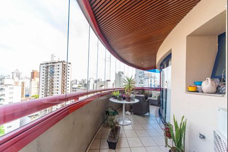 Apartamento à venda com 209m², 4 quartos e 4 vagas Apartamento à venda com 209m², 4 quartos e 4 vagasVaranda da Sala