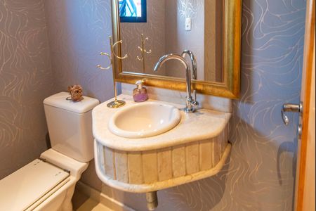 Apartamento à venda com 209m², 4 quartos e 4 vagas Apartamento à venda com 209m², 4 quartos e 4 vagasLavabo