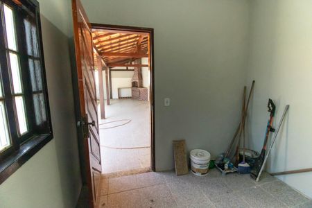 Casa à venda com 336m², 5 quartos e 4 vagas Casa à venda com 336m², 5 quartos e 4 vagasQuarto de Serviço