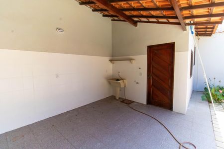 Casa à venda com 336m², 5 quartos e 4 vagas Casa à venda com 336m², 5 quartos e 4 vagasÁrea de Serviço