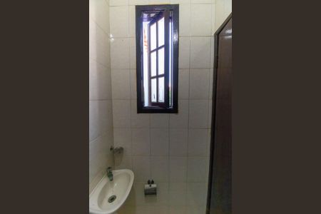 Casa à venda com 336m², 5 quartos e 4 vagas Casa à venda com 336m², 5 quartos e 4 vagasBanheiro de serviço