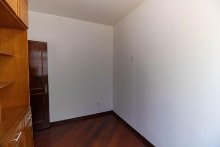 Casa à venda com 336m², 5 quartos e 4 vagas Casa à venda com 336m², 5 quartos e 4 vagasQuarto 1