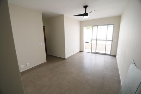 Sala de apartamento para alugar com 3 quartos, 69m² em Mansões Santo Antônio, Campinas