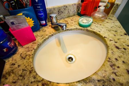 Apartamento à venda com 64m², 2 quartos e 1 vaga Apartamento à venda com 64m², 2 quartos e 1 vagaBanheiro da Suíte