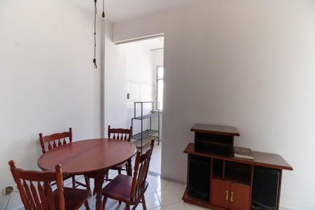Apartamento para alugar com 98m², 3 quartos e sem vaga