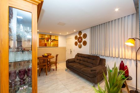 Sala de apartamento à venda com 3 quartos, 70m² em Buritis, Belo Horizonte