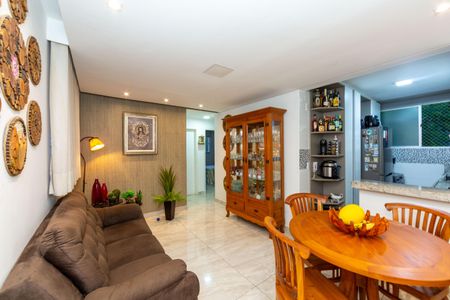 Sala de apartamento à venda com 3 quartos, 70m² em Buritis, Belo Horizonte