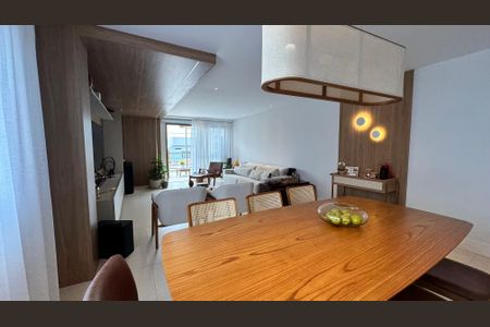 Apartamento à venda com 155m², 4 quartos e 3 vagas Apartamento à venda com 155m², 4 quartos e 3 vagasSala