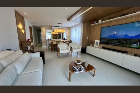 Apartamento à venda com 155m², 4 quartos e 3 vagas Apartamento à venda com 155m², 4 quartos e 3 vagasSala