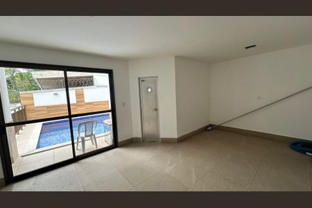 Apartamento à venda com 155m², 4 quartos e 3 vagas Apartamento à venda com 155m², 4 quartos e 3 vagasÁrea comum -Sauna