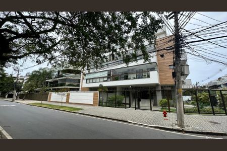 Apartamento à venda com 155m², 4 quartos e 3 vagas Apartamento à venda com 155m², 4 quartos e 3 vagasFachada