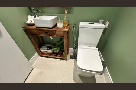 Apartamento à venda com 155m², 4 quartos e 3 vagas Apartamento à venda com 155m², 4 quartos e 3 vagasLavabo