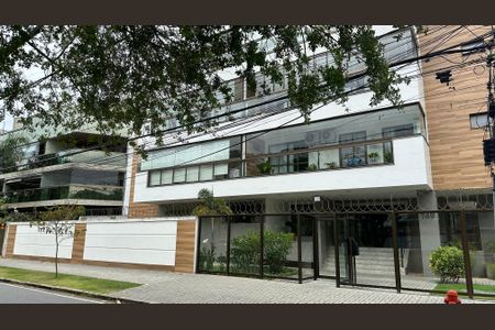 Apartamento à venda com 155m², 4 quartos e 3 vagas Apartamento à venda com 155m², 4 quartos e 3 vagasFachada