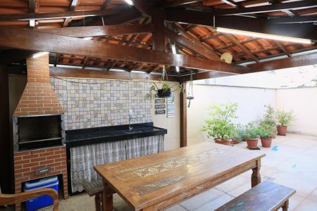 Apartamento à venda com 200m², 4 quartos e 3 vagas Apartamento à venda com 200m², 4 quartos e 3 vagasChurrasqueira