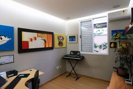 Apartamento à venda com 200m², 4 quartos e 3 vagas Apartamento à venda com 200m², 4 quartos e 3 vagasEscritório