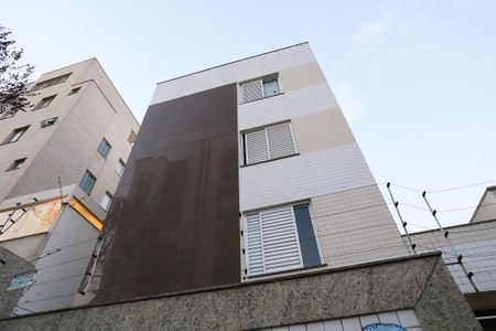 Apartamento à venda com 200m², 4 quartos e 3 vagas Apartamento à venda com 200m², 4 quartos e 3 vagasFachada