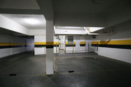 Apartamento à venda com 200m², 4 quartos e 3 vagas Apartamento à venda com 200m², 4 quartos e 3 vagasGaragem