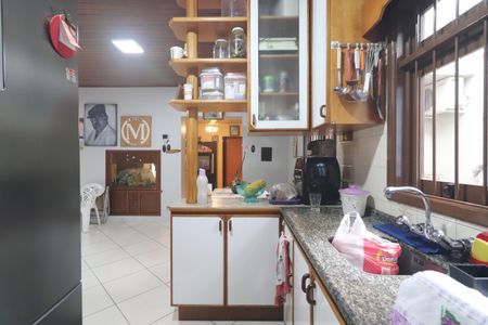 Casa à venda com 231m², 5 quartos e 2 vagasCozinha