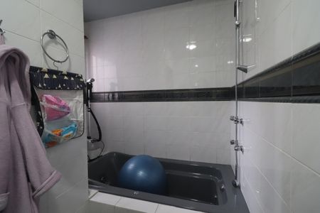 Casa à venda com 231m², 5 quartos e 2 vagasBanheiro da Suíte