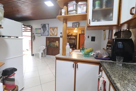 Casa à venda com 231m², 5 quartos e 2 vagasCozinha