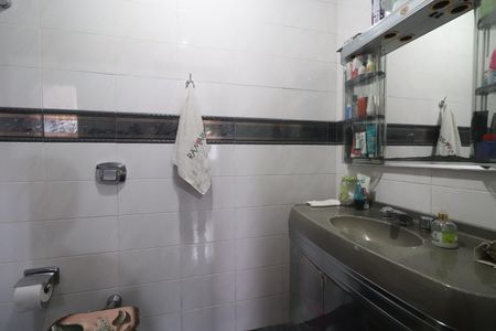 Casa à venda com 231m², 5 quartos e 2 vagasBanheiro da Suíte