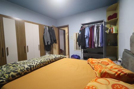 Casa à venda com 231m², 5 quartos e 2 vagasQuarto 04