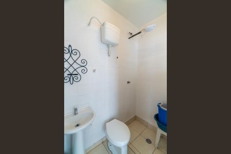 Casa à venda com 186m², 3 quartos e 2 vagas Casa à venda com 186m², 3 quartos e 2 vagasBanheiro de serviço