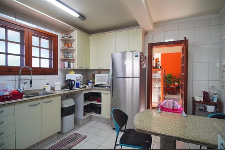 Casa à venda com 493m², 6 quartos e 3 vagasCozinha 2