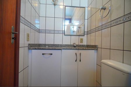 Casa à venda com 493m², 6 quartos e 3 vagasBanheiro da Suíte 1