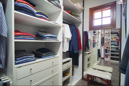 Casa à venda com 493m², 6 quartos e 3 vagasCloset da suíte 3