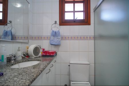 Casa à venda com 493m², 6 quartos e 3 vagasBanheiro da Suíte 2