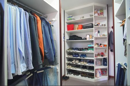 Casa à venda com 493m², 6 quartos e 3 vagasCloset da suíte 3