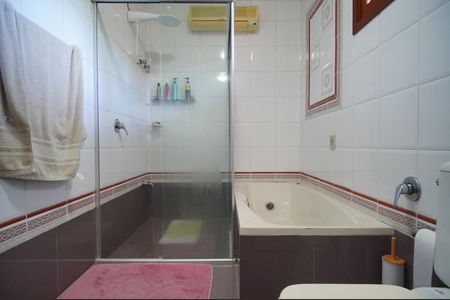 Casa à venda com 493m², 6 quartos e 3 vagasBanheiro da Suíte 3