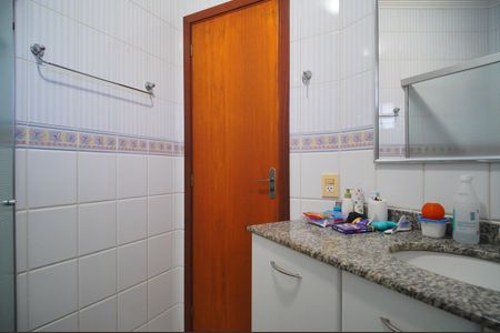 Casa à venda com 493m², 6 quartos e 3 vagasBanheiro da Suíte 2