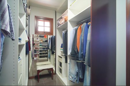 Casa à venda com 493m², 6 quartos e 3 vagasCloset da suíte 3
