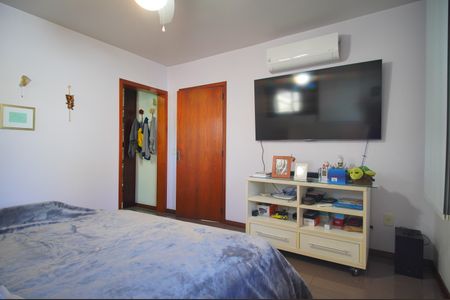 Casa à venda com 493m², 6 quartos e 3 vagasSuíte 3