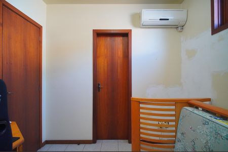 Casa à venda com 493m², 6 quartos e 3 vagasQuarto 1