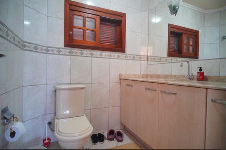 Casa à venda com 493m², 6 quartos e 3 vagasBanheiro 2