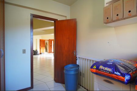 Casa à venda com 493m², 6 quartos e 3 vagasQuarto 2