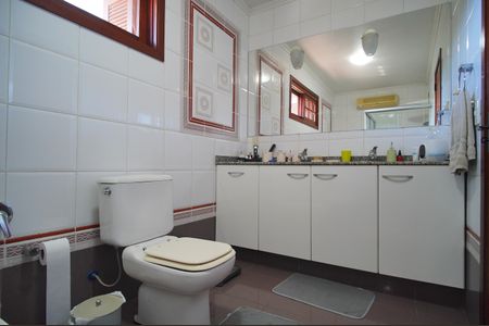 Casa à venda com 493m², 6 quartos e 3 vagasBanheiro da Suíte 3