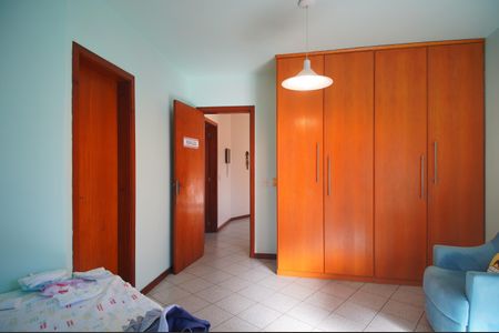 Casa à venda com 493m², 6 quartos e 3 vagasSuíte 1