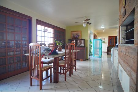 Casa à venda com 493m², 6 quartos e 3 vagasCozinha 1