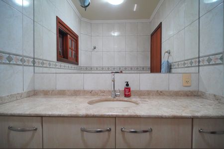 Casa à venda com 493m², 6 quartos e 3 vagasBanheiro 2