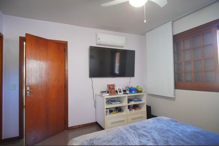 Casa à venda com 493m², 6 quartos e 3 vagasSuíte 3