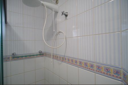 Casa à venda com 493m², 6 quartos e 3 vagasBanheiro da Suíte 2